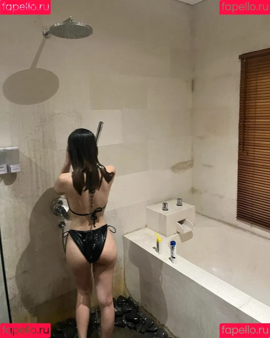 Anastasya Khosasih Onlyfans Photo Gallery 