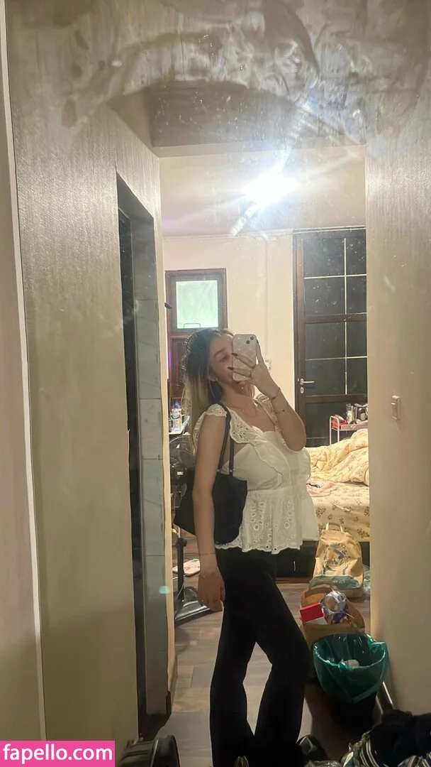 Anastasya Khosasih Onlyfans Photo Gallery 