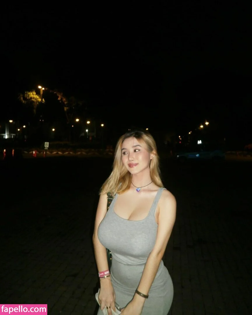 Anastasya Khosasih Onlyfans Photo Gallery 