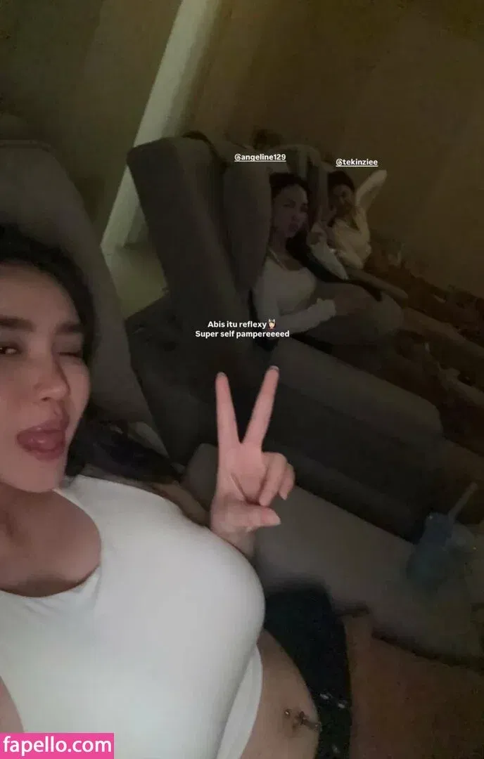 Anastasya Khosasih Onlyfans Photo Gallery 