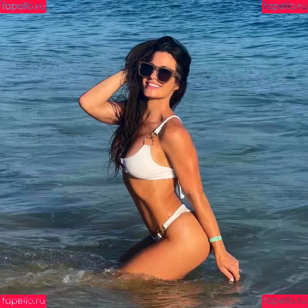 Brooke Adams Onlyfans Photo Gallery 