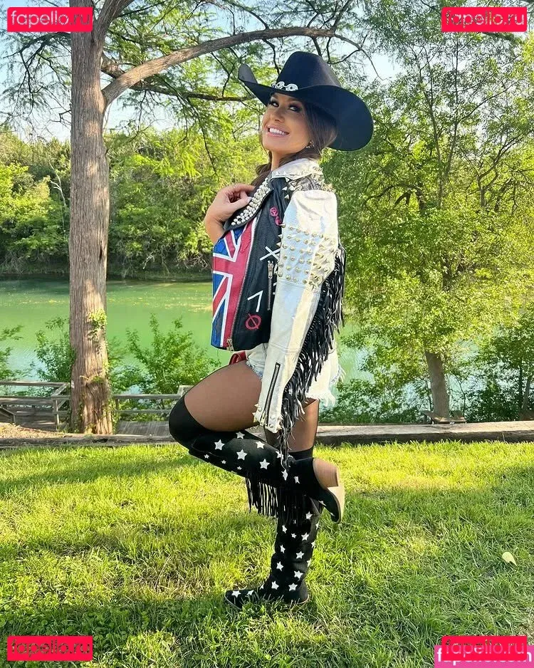 Brooke Adams Onlyfans Photo Gallery 