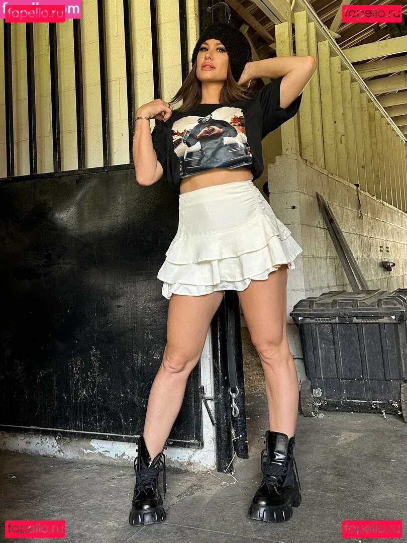 Brooke Adams Onlyfans Photo Gallery 