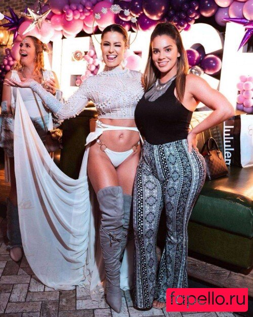 Brooke Adams Onlyfans Photo Gallery 