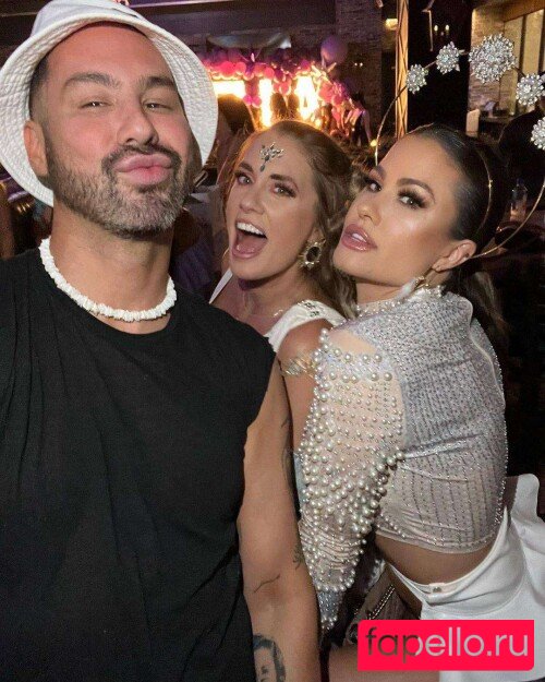 Brooke Adams Onlyfans Photo Gallery 