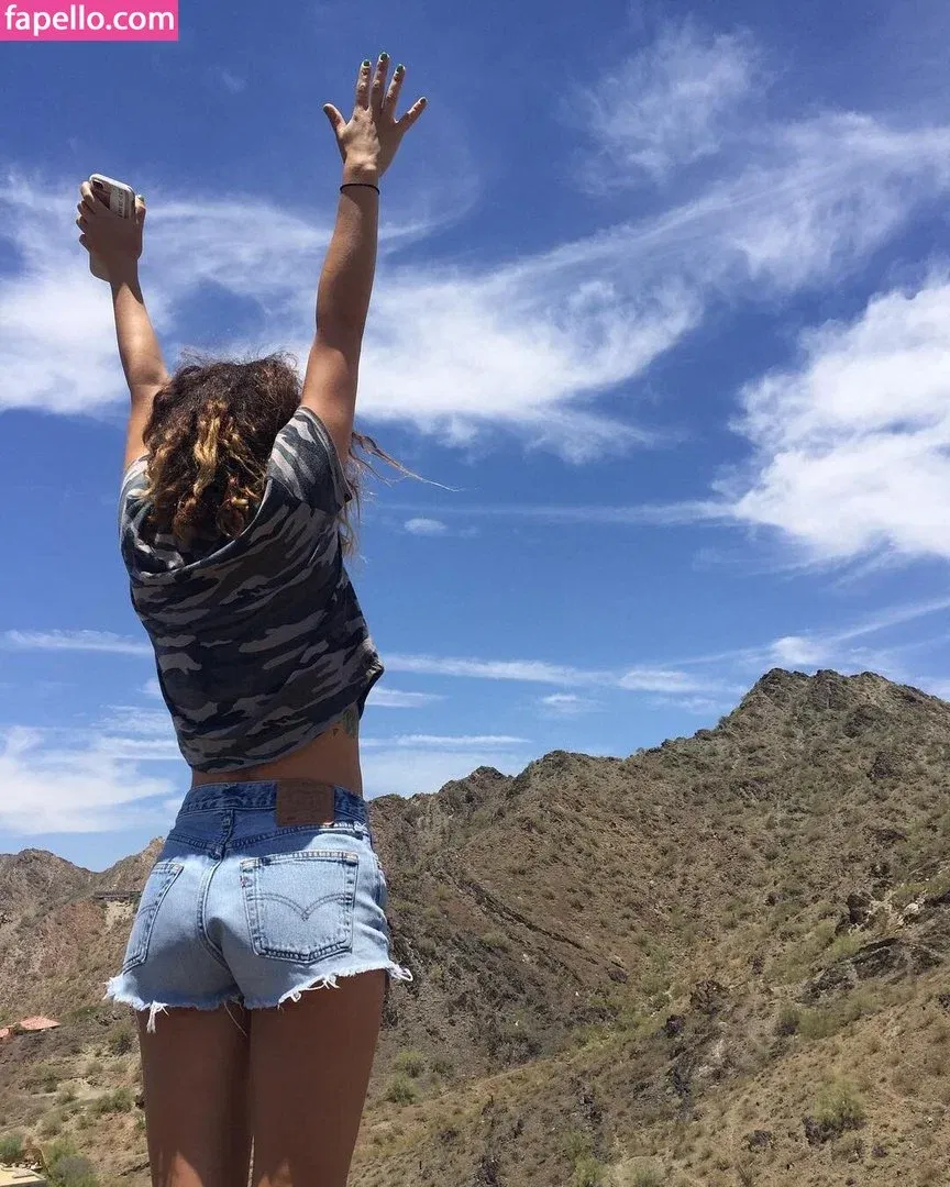 Vanessa Lengies Onlyfans Photo Gallery 