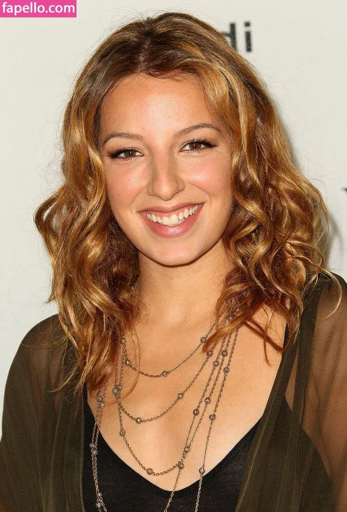 Vanessa Lengies Onlyfans Photo Gallery 