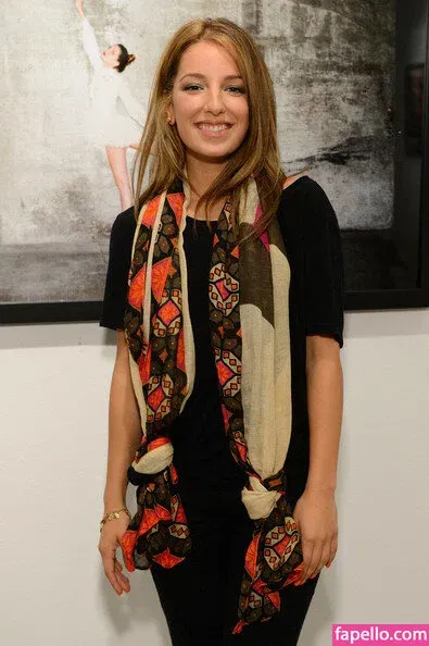 Vanessa Lengies Onlyfans Photo Gallery 