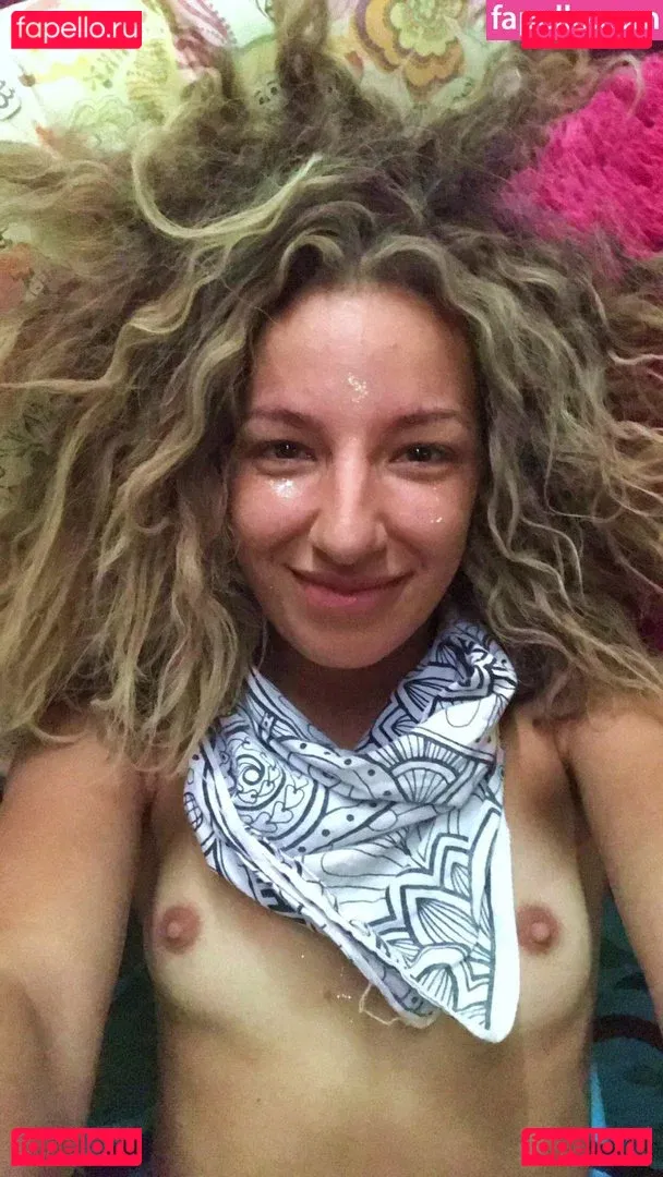 Vanessa Lengies Onlyfans Photo Gallery 