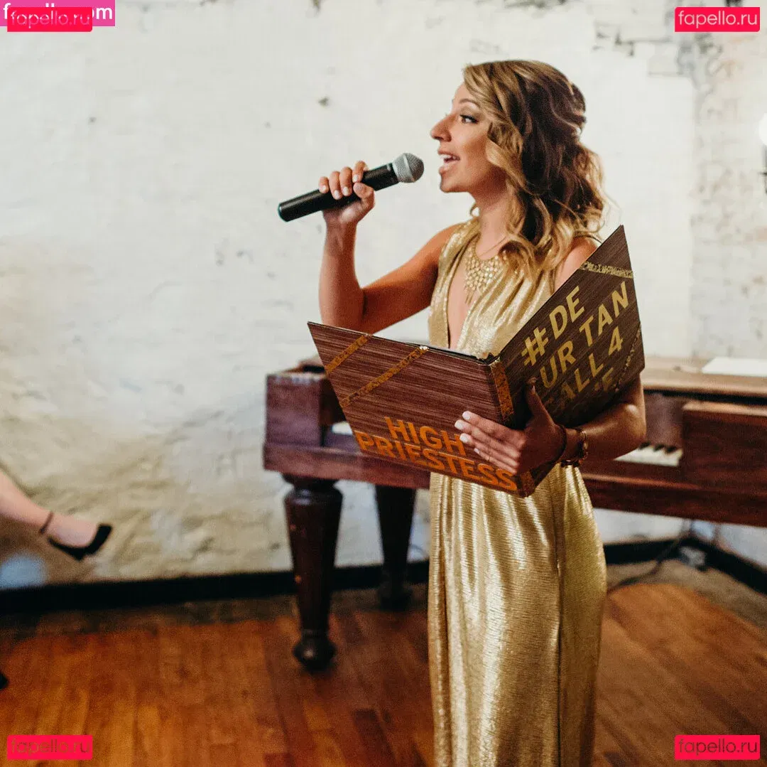 Vanessa Lengies Onlyfans Photo Gallery 