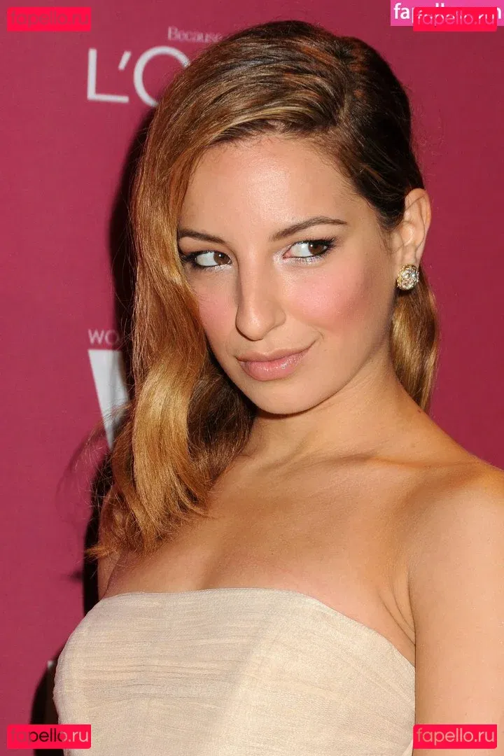 Vanessa Lengies Onlyfans Photo Gallery 