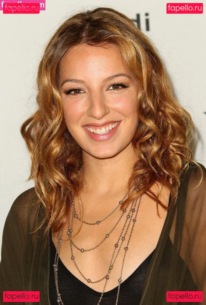 Vanessa Lengies Onlyfans Photo Gallery 