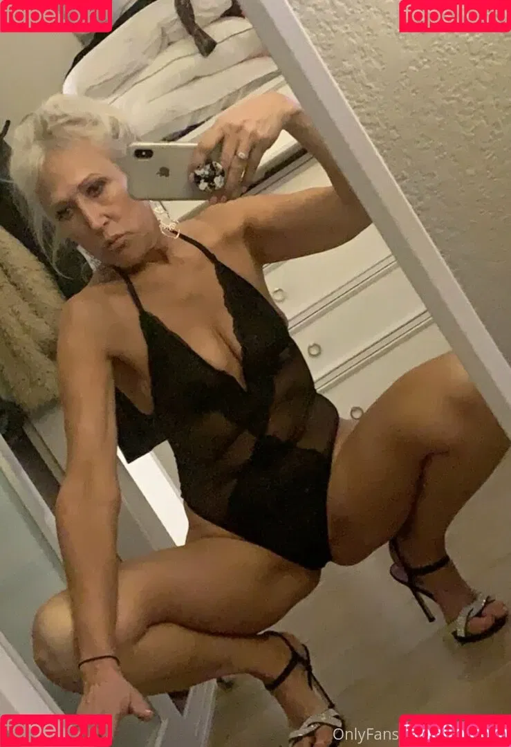 mamasuzie Onlyfans Photo Gallery 