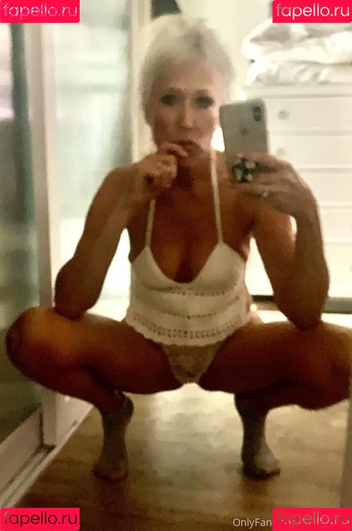 mamasuzie Onlyfans Photo Gallery 