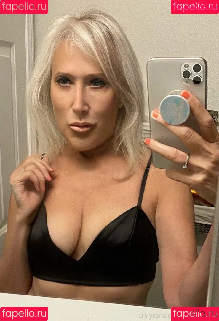 mamasuzie Onlyfans Photo Gallery 