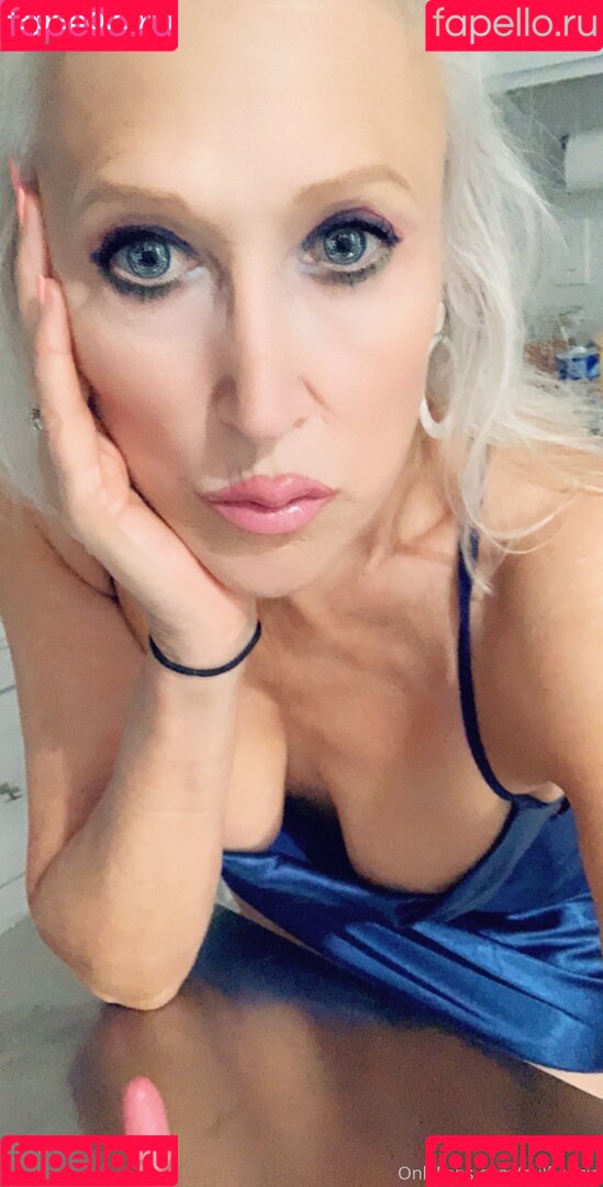 mamasuzie Onlyfans Photo Gallery 