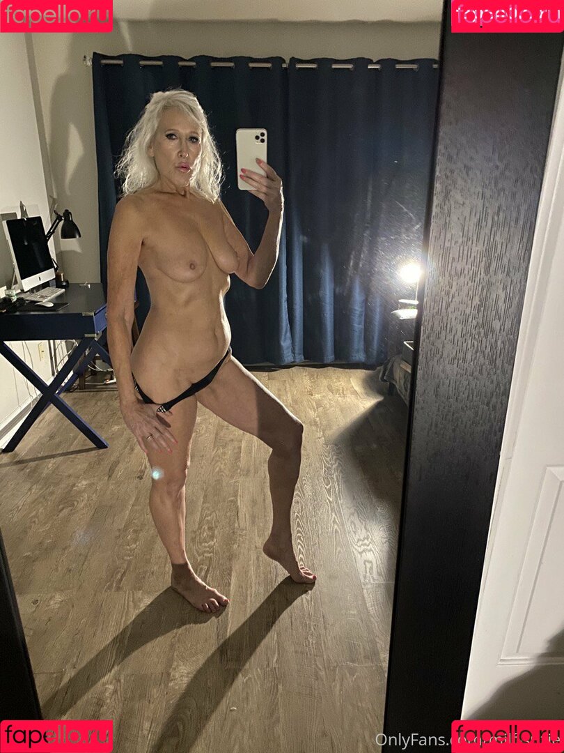 mamasuzie Onlyfans Photo Gallery 