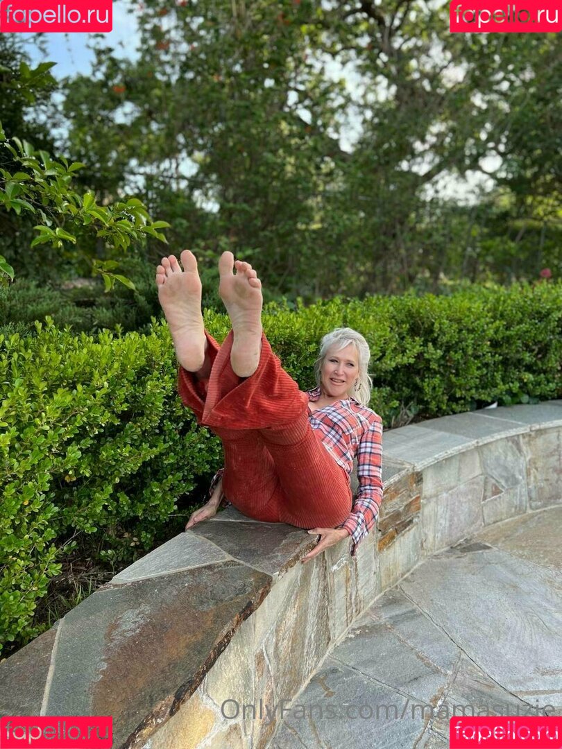 mamasuzie Onlyfans Photo Gallery 