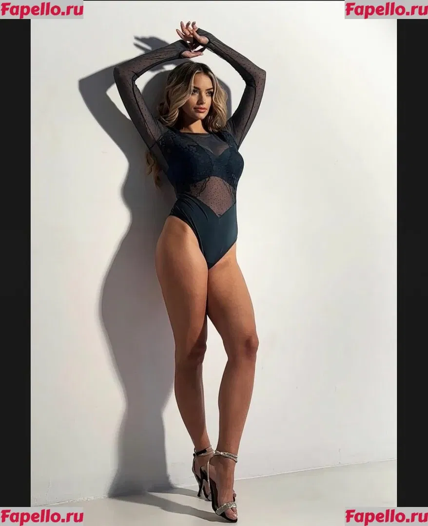 Andreea Ungur Onlyfans Photo Gallery 