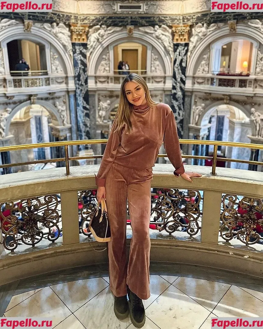Andreea Ungur Onlyfans Photo Gallery 