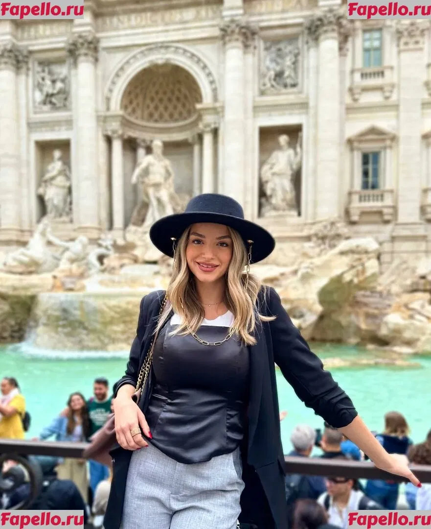Andreea Ungur Onlyfans Photo Gallery 