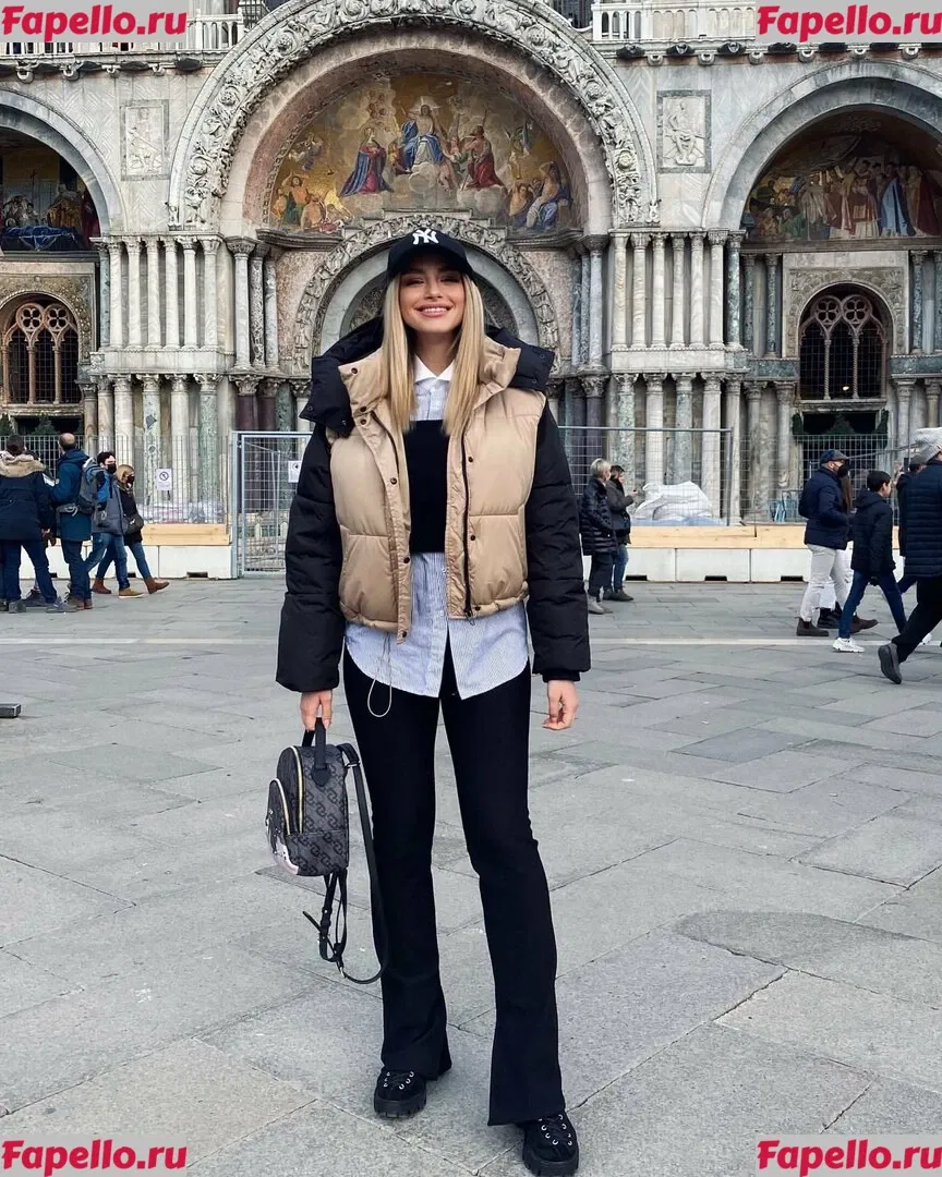 Andreea Ungur Onlyfans Photo Gallery 