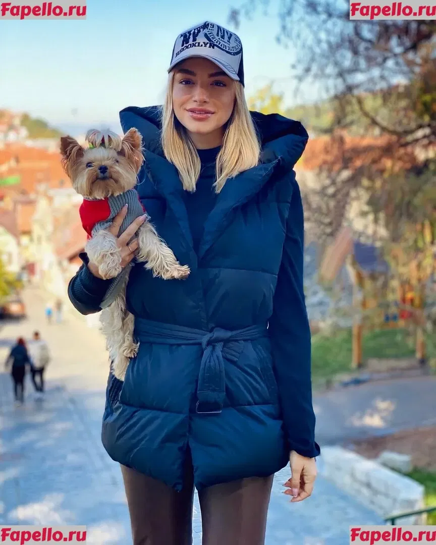 Andreea Ungur Onlyfans Photo Gallery 