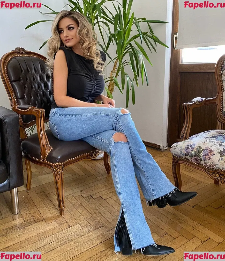 Andreea Ungur Onlyfans Photo Gallery 