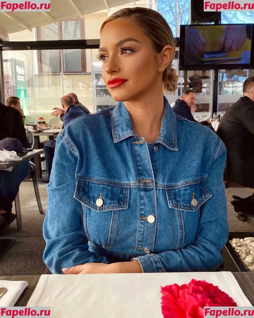 Andreea Ungur Onlyfans Photo Gallery 