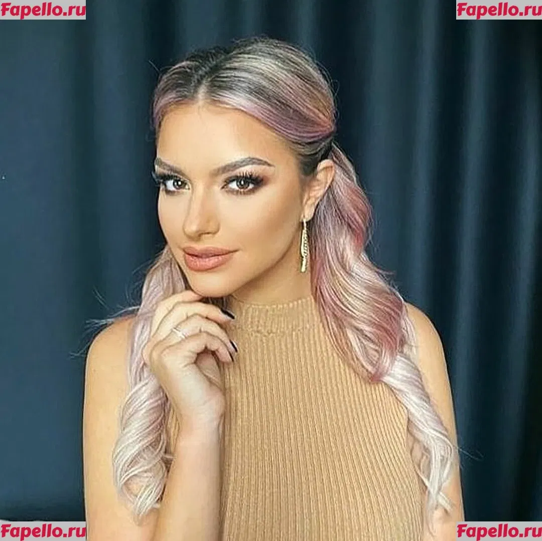 Andreea Ungur Onlyfans Photo Gallery 