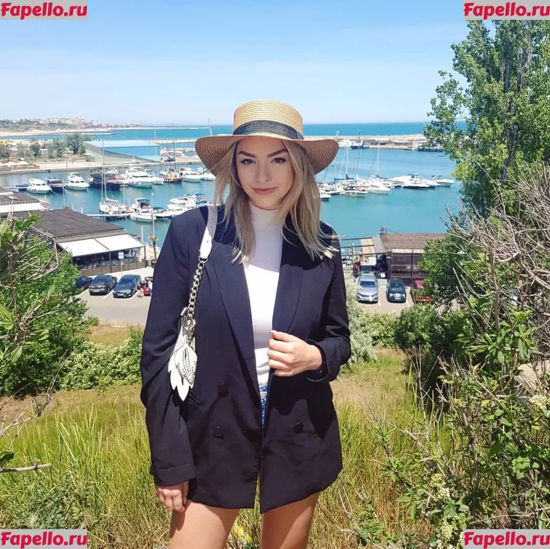 Andreea Ungur Onlyfans Photo Gallery 