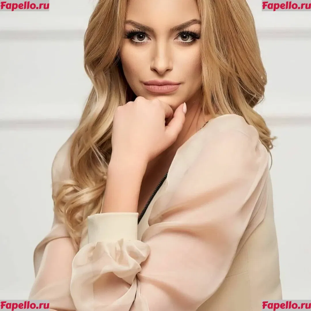 Andreea Ungur Onlyfans Photo Gallery 