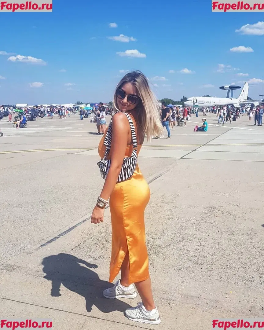 Andreea Ungur Onlyfans Photo Gallery 