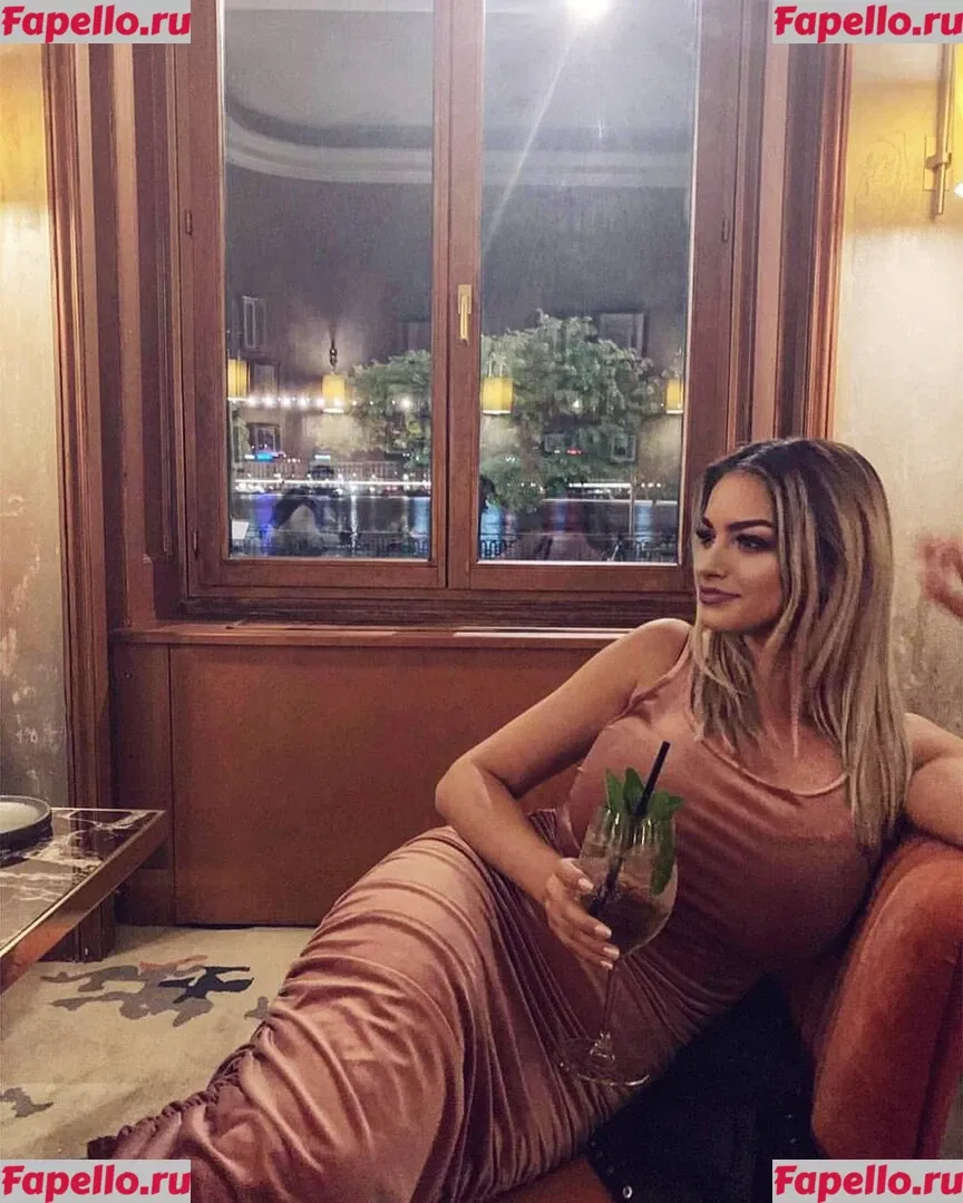 Andreea Ungur Onlyfans Photo Gallery 