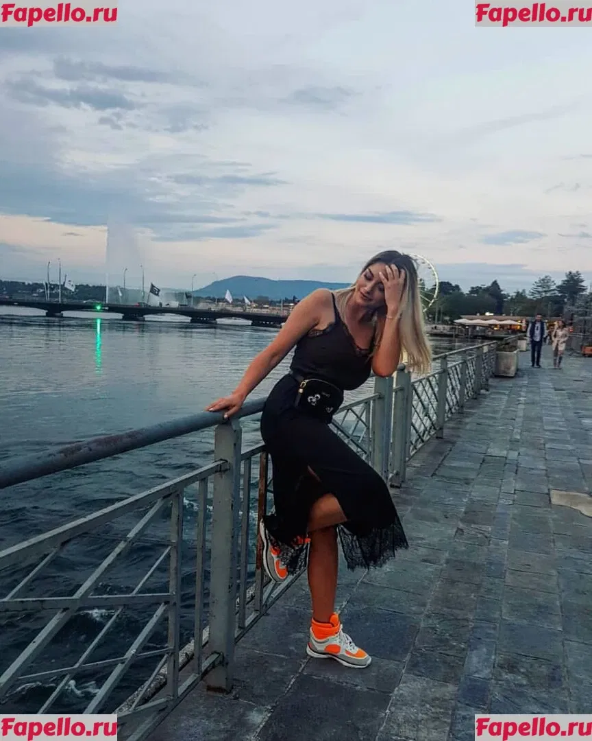 Andreea Ungur Onlyfans Photo Gallery 