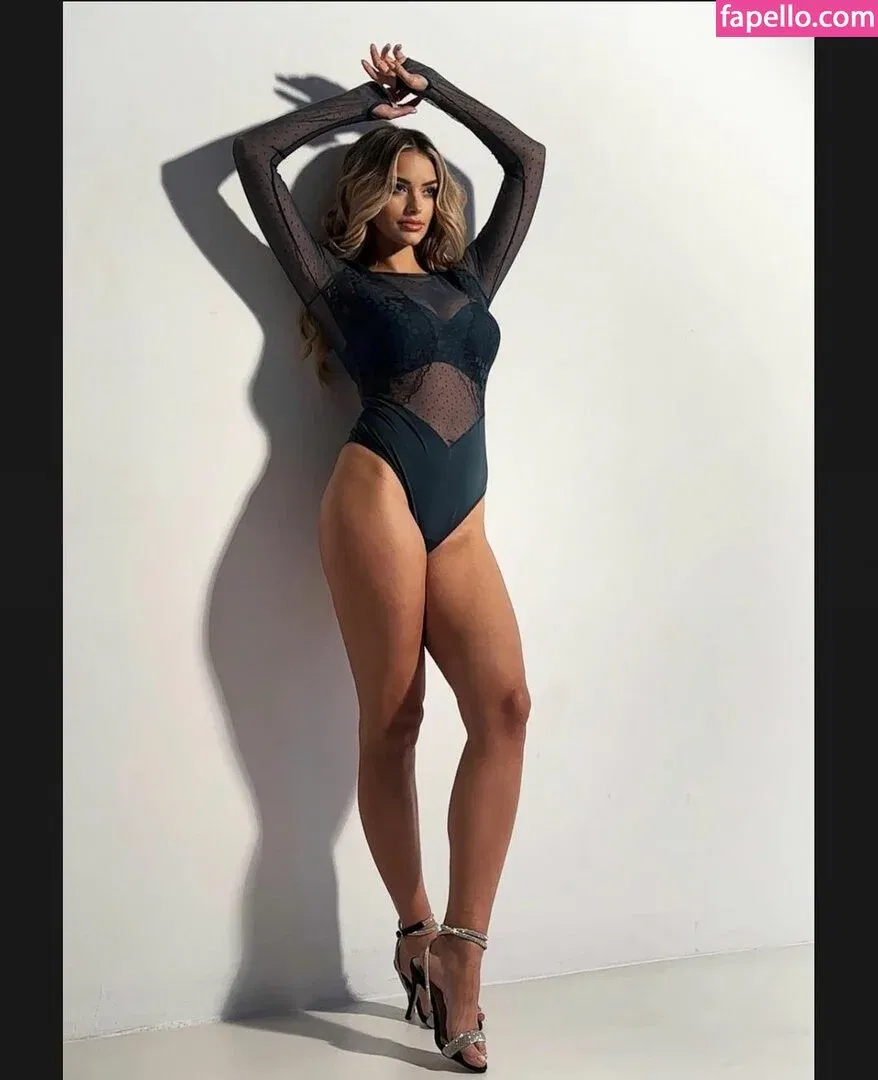 Andreea Ungur Onlyfans Photo Gallery 