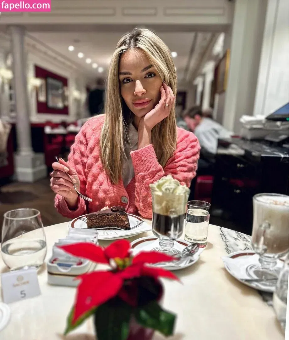 Andreea Ungur Onlyfans Photo Gallery 