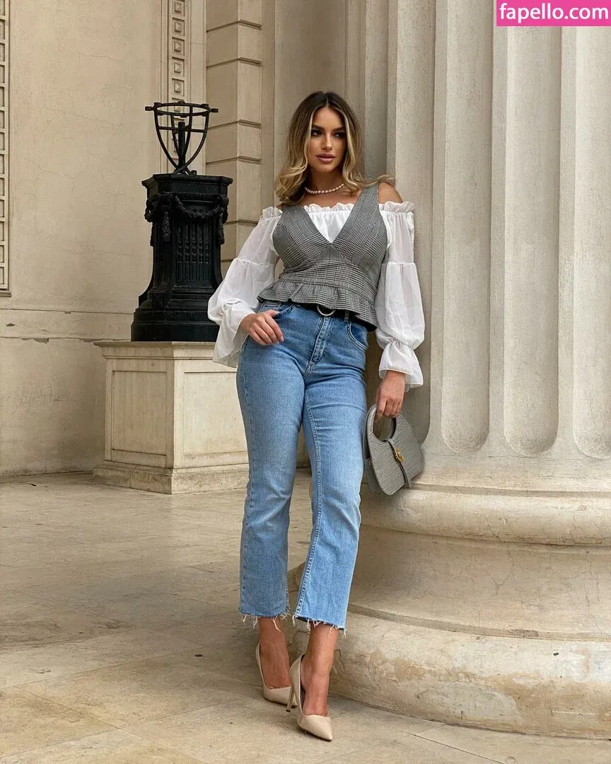 Andreea Ungur Onlyfans Photo Gallery 