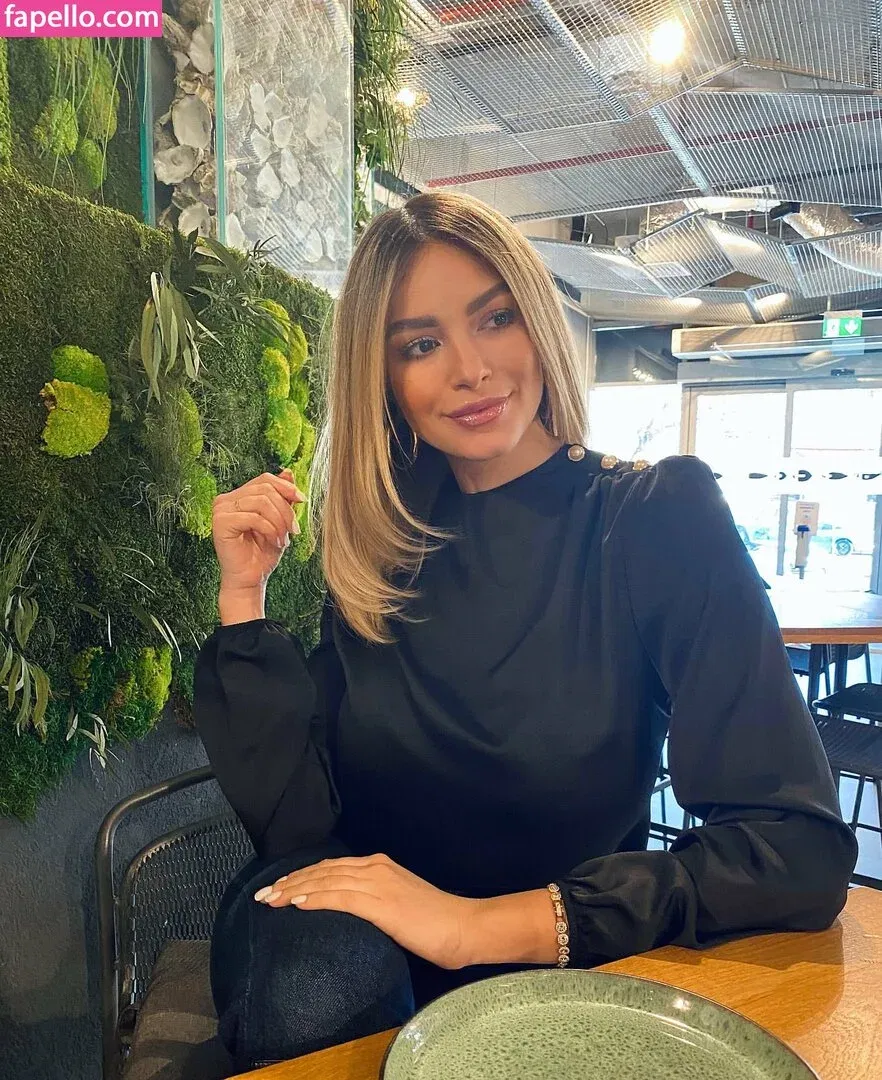 Andreea Ungur Onlyfans Photo Gallery 