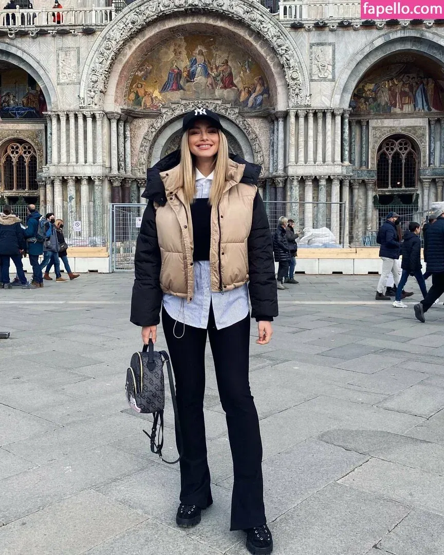 Andreea Ungur Onlyfans Photo Gallery 