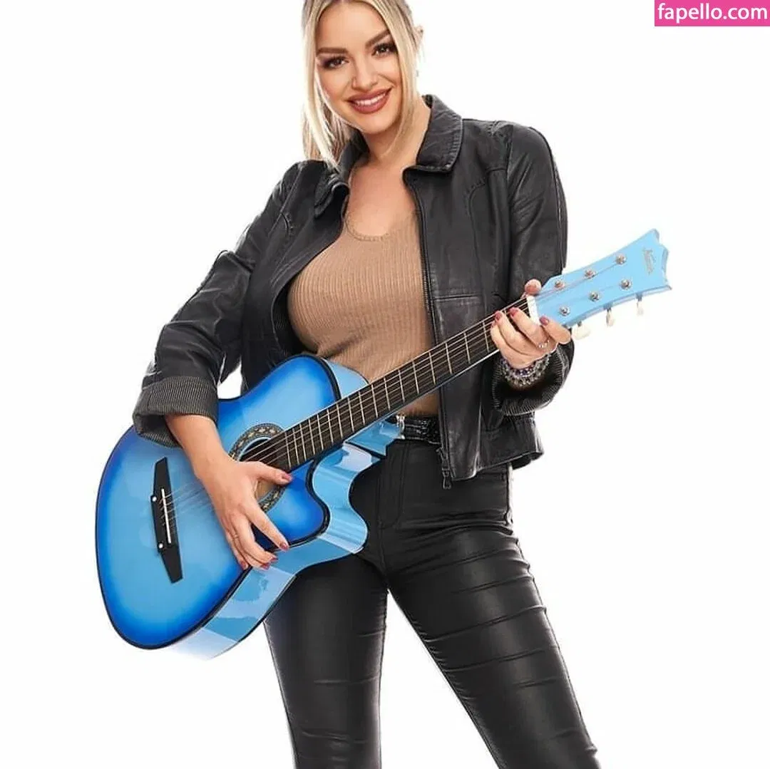 Andreea Ungur Onlyfans Photo Gallery 