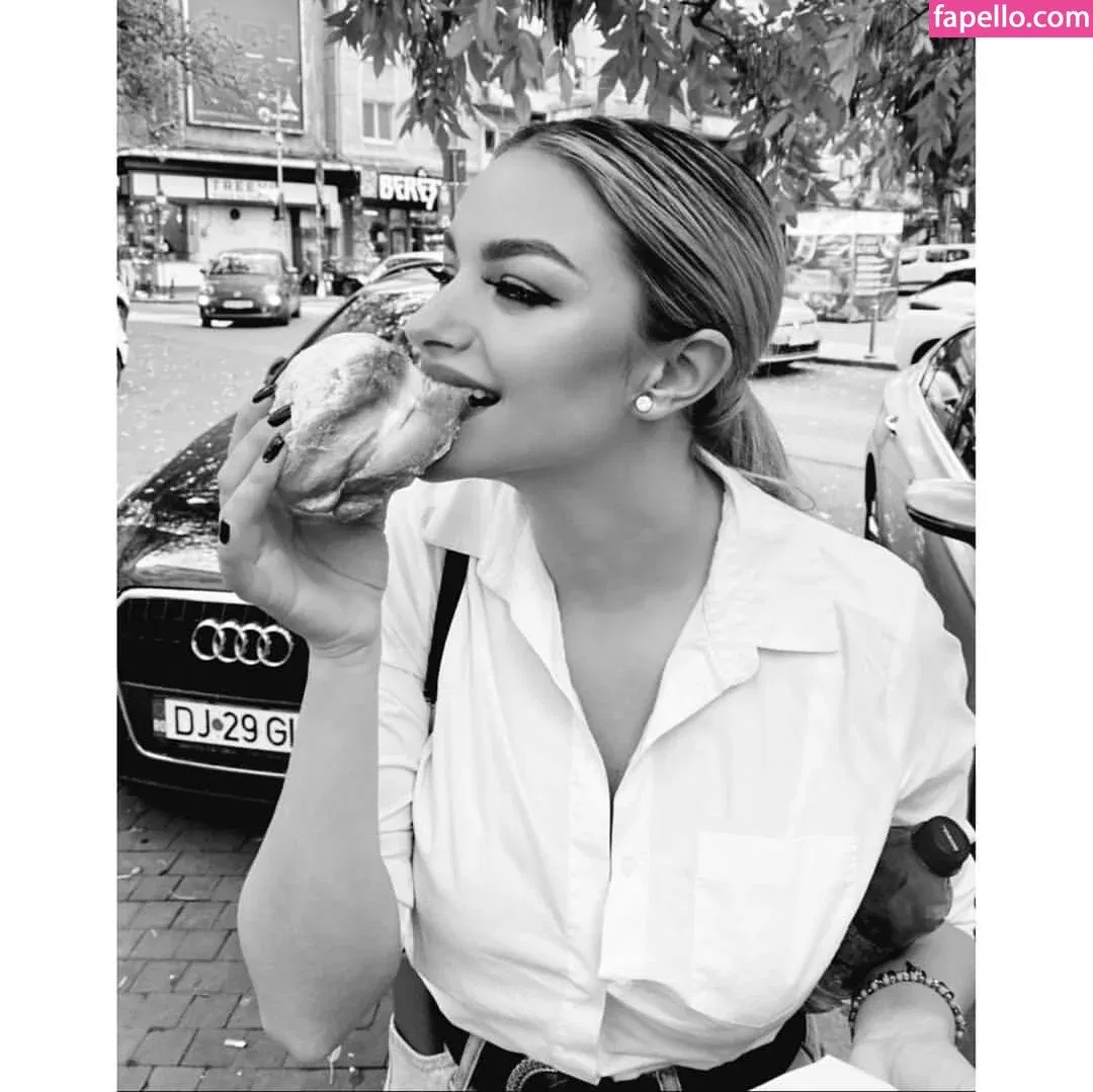 Andreea Ungur Onlyfans Photo Gallery 