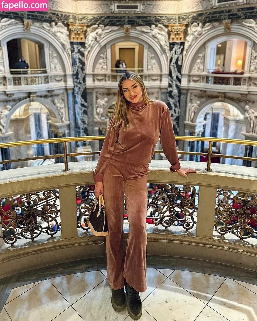 Andreea Ungur Onlyfans Photo Gallery 