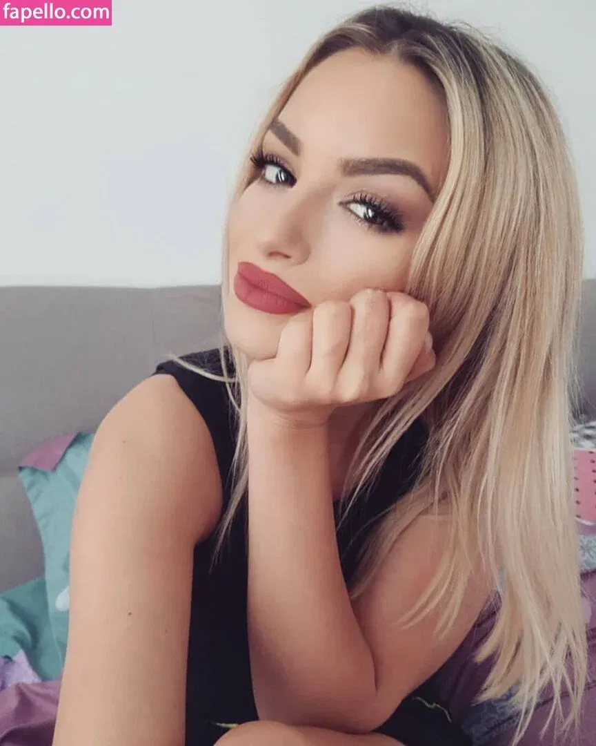 Andreea Ungur Onlyfans Photo Gallery 