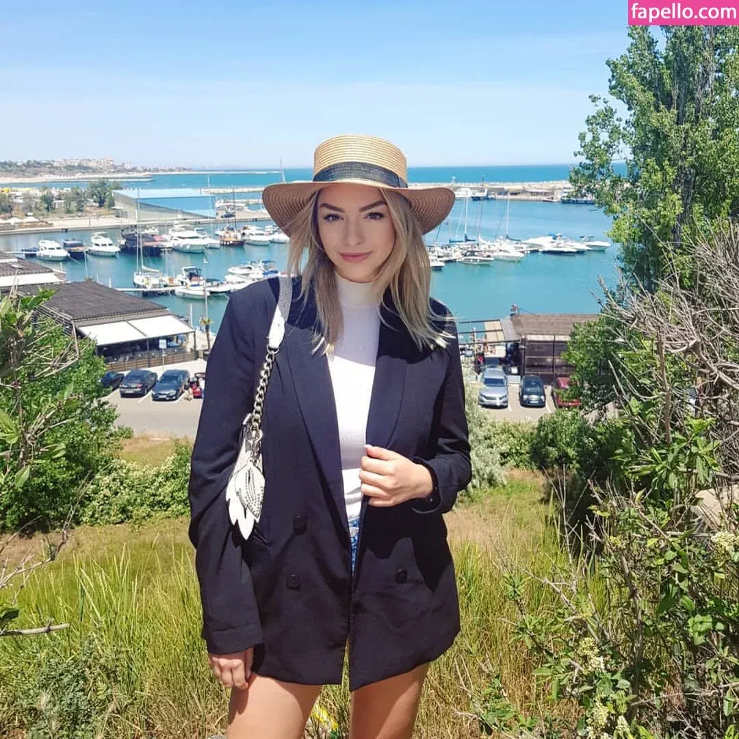 Andreea Ungur Onlyfans Photo Gallery 