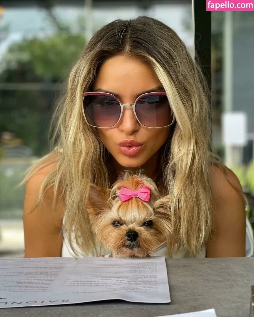 Andreea Ungur Onlyfans Photo Gallery 