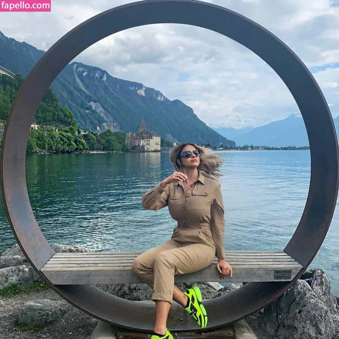 Andreea Ungur Onlyfans Photo Gallery 