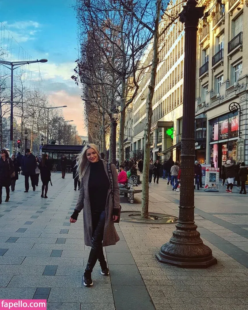 Andreea Ungur Onlyfans Photo Gallery 