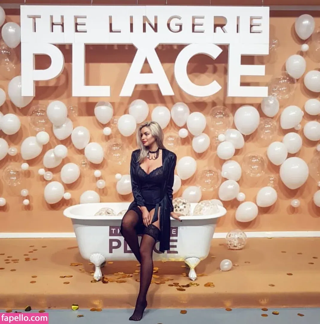 Andreea Ungur Onlyfans Photo Gallery 