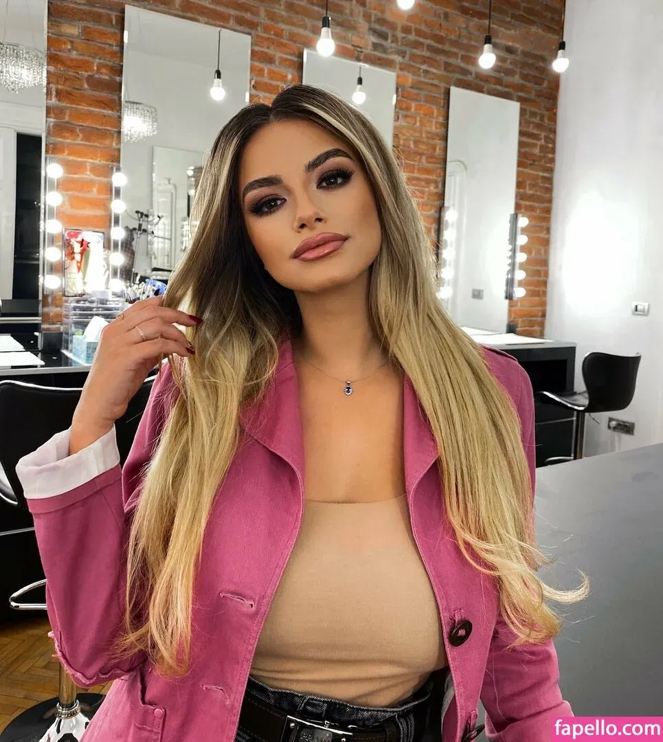 Andreea Ungur Onlyfans Photo Gallery 